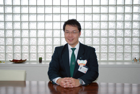 住宅流通事業部　河内長野店店長　赤座 宏樹